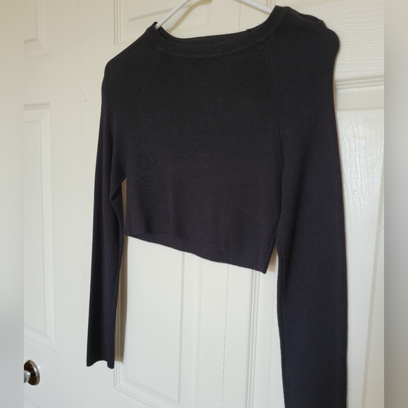 Crop Black Sweater - Picture 8 of 9